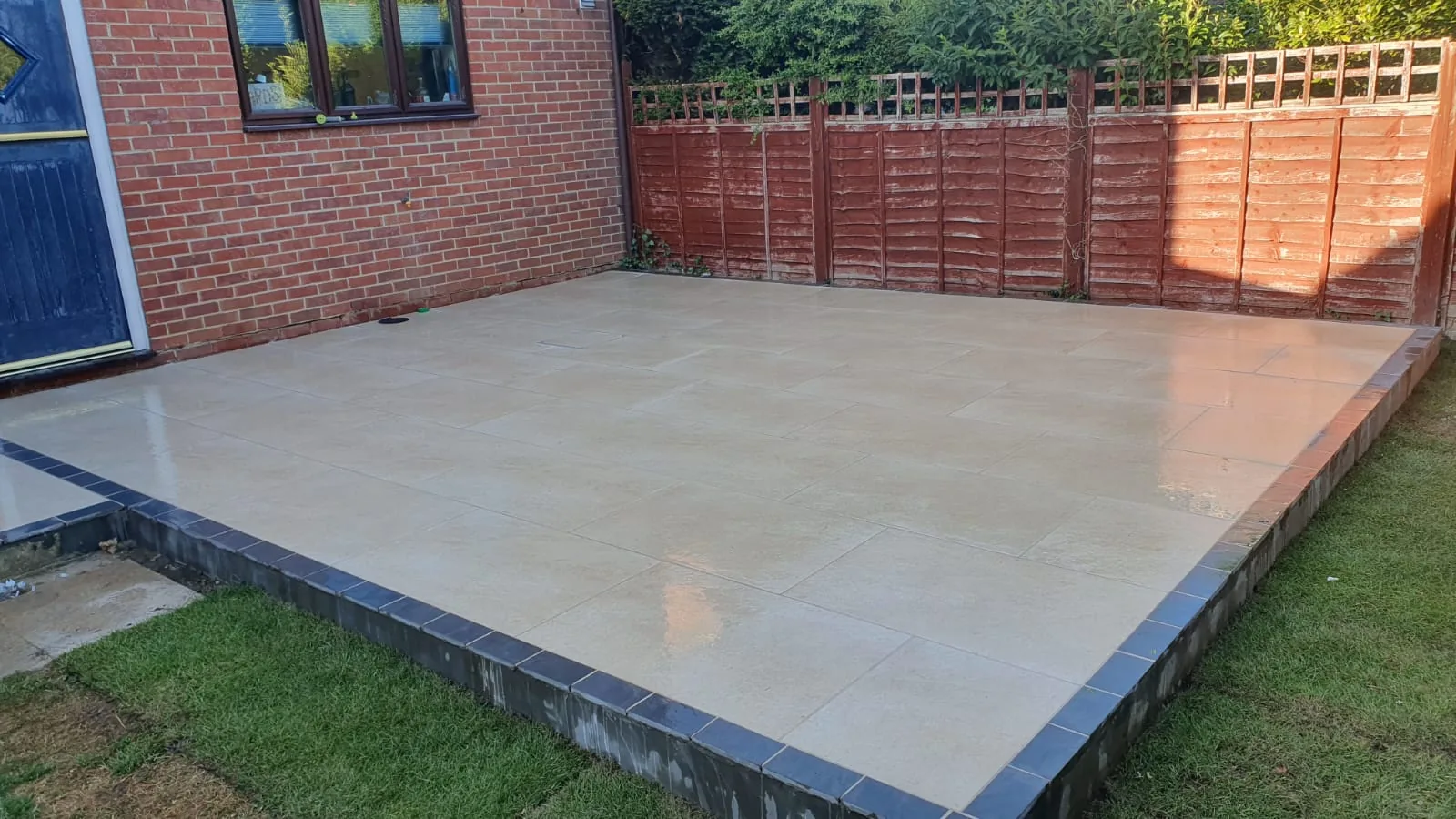 DesignLeaf Patios, driveways and professional surface cleaning